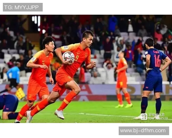 深圳与武汉足球队赛后复盘分析两队状态及表现对比